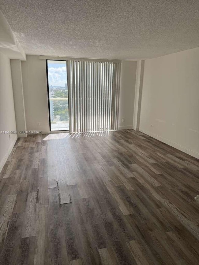 Building Photo - 13499 Biscayne Blvd Unit 1404