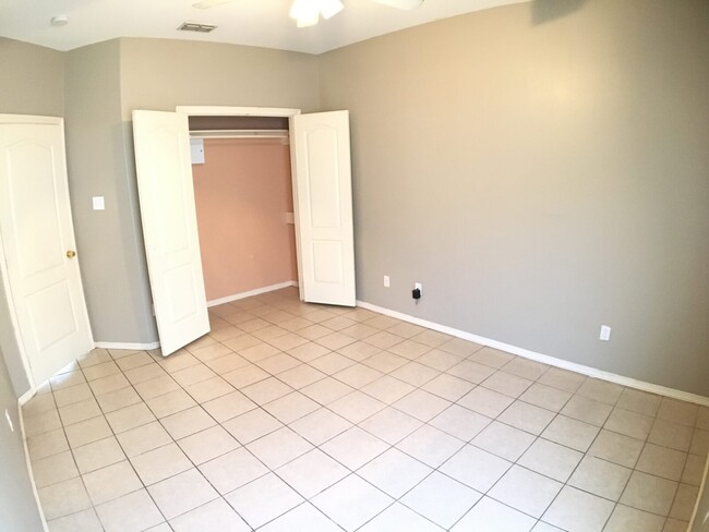 Photo - 3200 Hillcrest Dr Unit 6