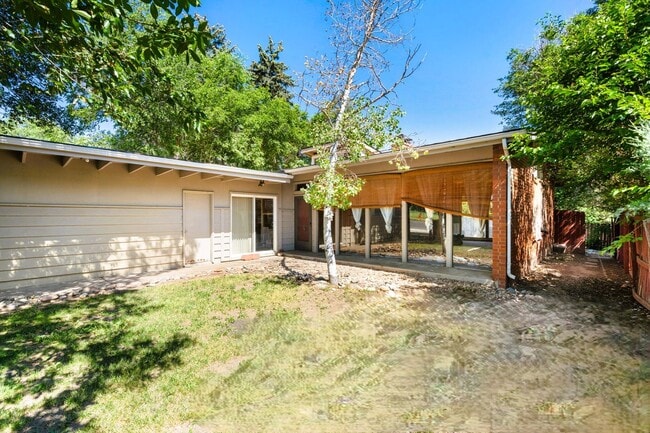 Unique 1950's home in Greeley - Unique 1950's home in Greeley