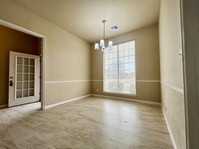 Photo - 624 Vickery Ave