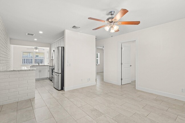 Photo - 201 George Bush Blvd