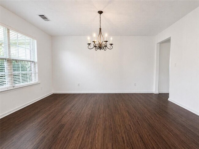 Photo - 788 Roxholly Ln NE