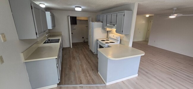 Photo - 2825 Wantland Ave