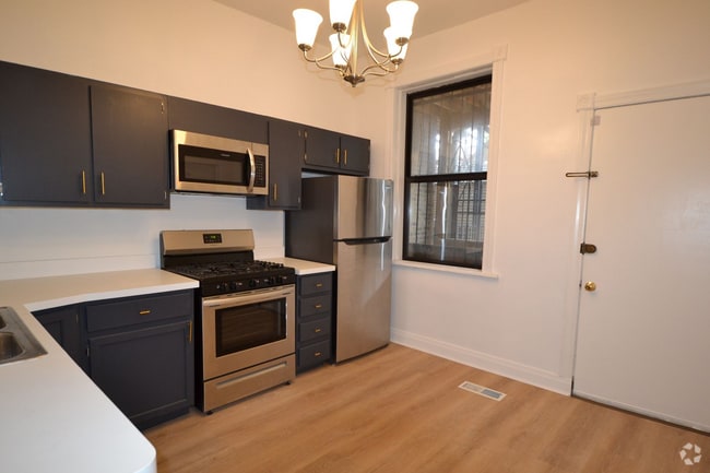 Building Photo - 2943 N Halsted St Unit 3 Rental