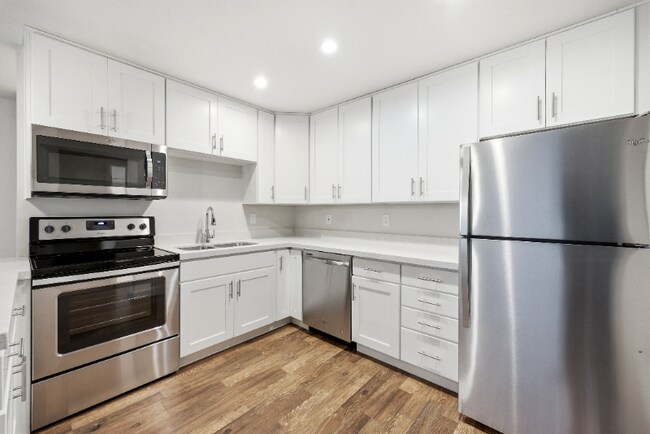Photo - 172 W Clinton Ave Unidad Apt 205