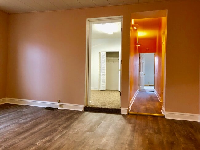 Livingroom - 79 S 19th St Unit 2