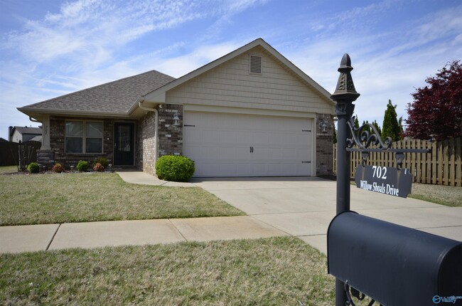 Building Photo - 702 Willow Shoals Dr SW Rental