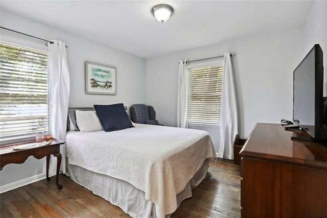 Photo - 2363 Beverly Ln