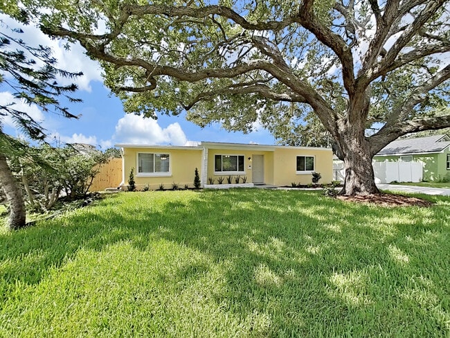 Building Photo - 4610 W Bay Villa Ave