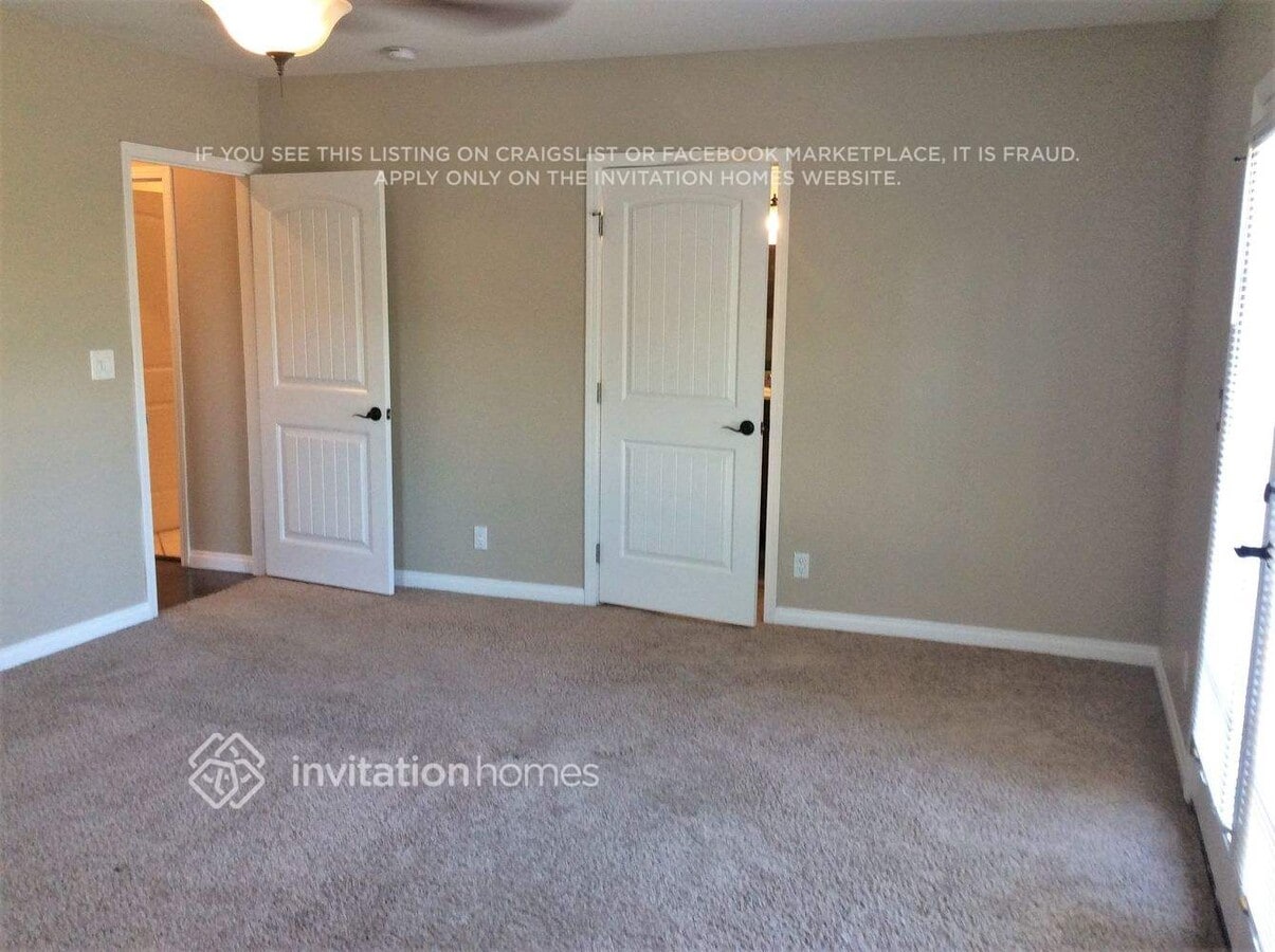 Photo - 21047 Runnymede St