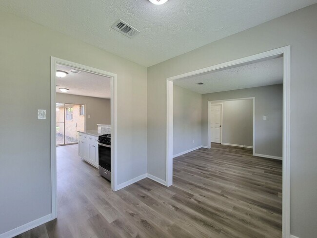 Photo - REMODELED 4 BEDROOM 2 BATH LEASE HOME IN HOUSTON