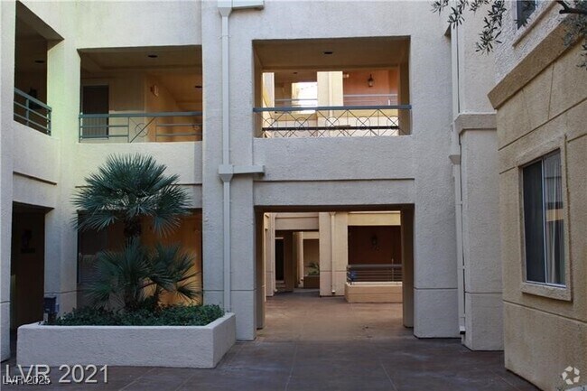 Building Photo - 230 E Flamingo Rd Unit 201 Rental
