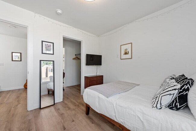 Photo - 422 10th Ave E Unit SI ID1035863P