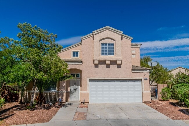 Building Photo - Beautiful 4 bed/ 3 bath home; A must see, ...