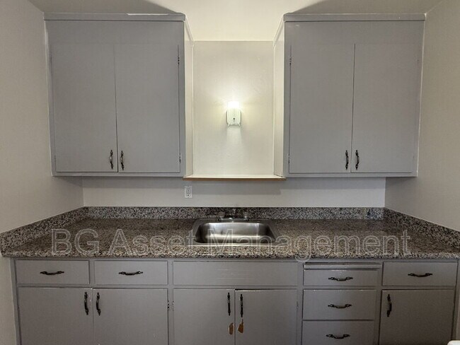 Photo - 922 Carlson Blvd Unit 5