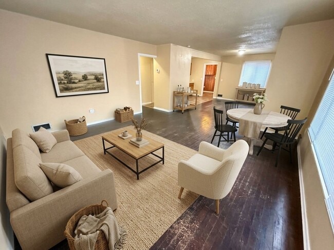 Photo - 213 S 48th Ave