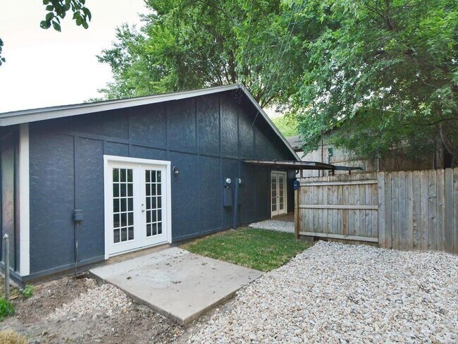 2706 Parker Ln