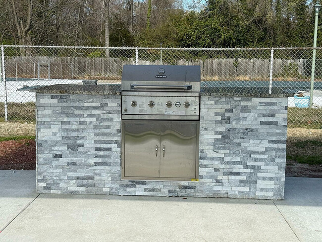 outdoor kitchen - Christopher Crossing