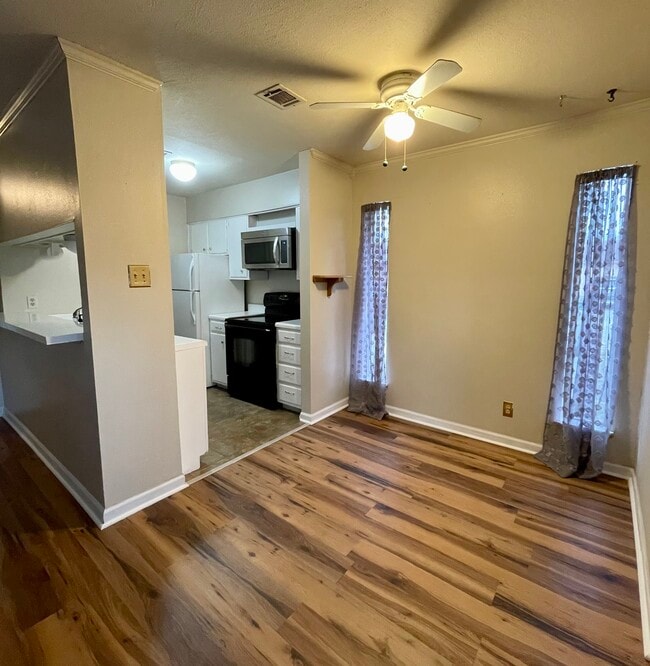 Photo - 1051 Country Club Dr