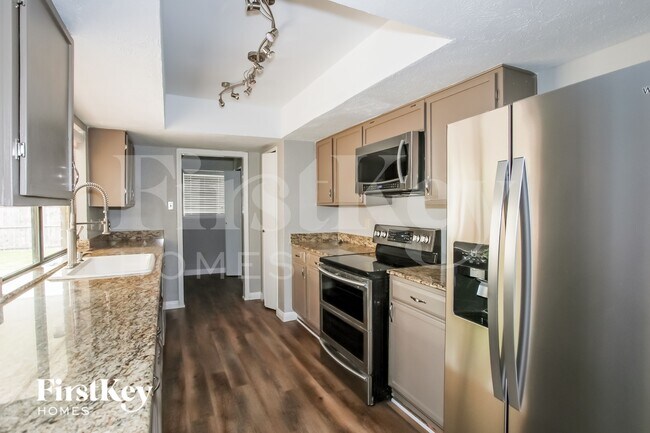 Photo - 1835 Tree Line Dr