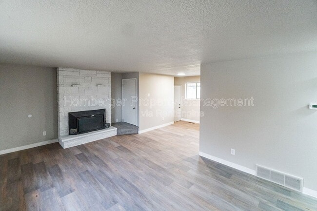 Photo - 11904 E 10th Ave Casa Adosada