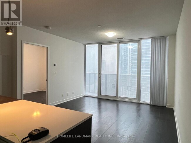 Photo - 88 Harbour St Unit 1706