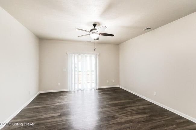 Photo - 6041 Edgemont Way