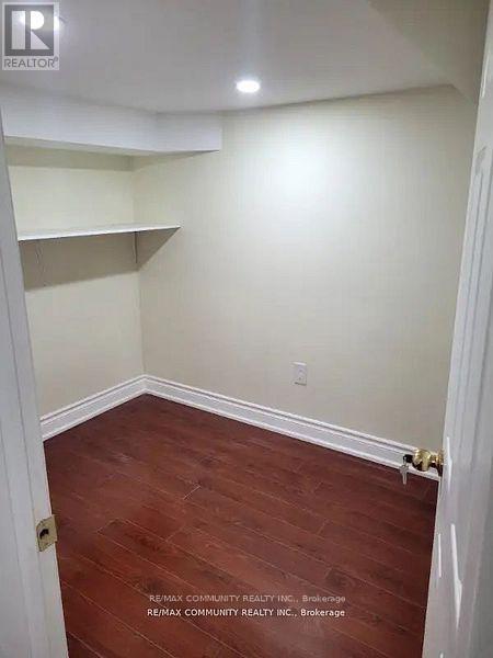 Photo - 71 Middlecote Dr