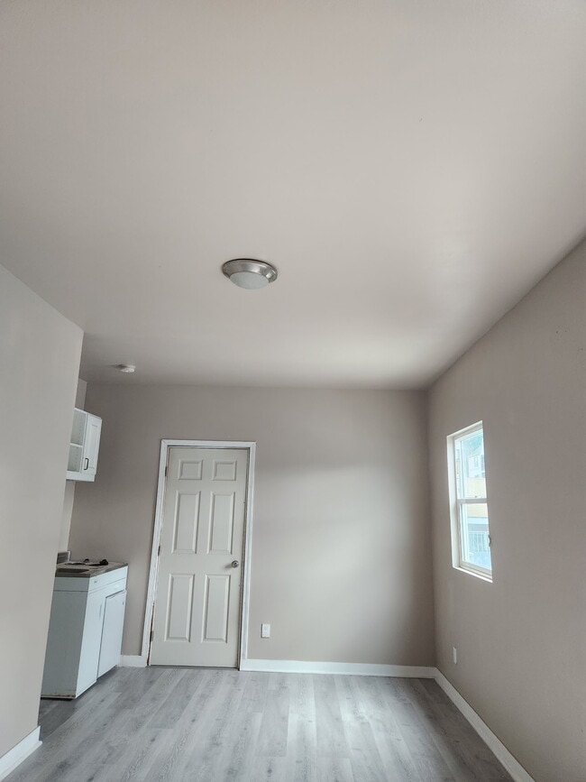 Photo - 1012 E Adams Blvd Unidad 2