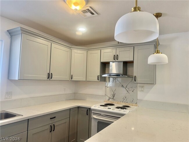 Photo - 6158 Woodbury Ave