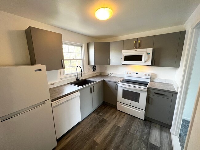 Building Photo - 9 Grandview Dr Unit 9 Grandview Drive 43D Rental