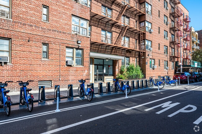 Photo - Pettit and Britton