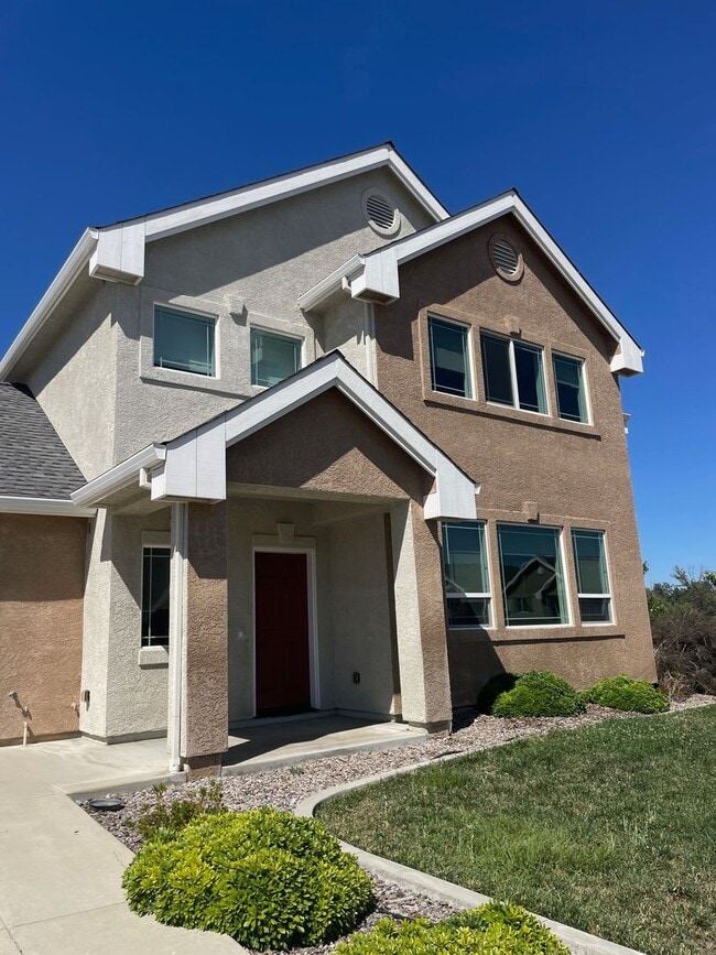 Building Photo - NEWER BUILT 3 BED/2 BATH HOME