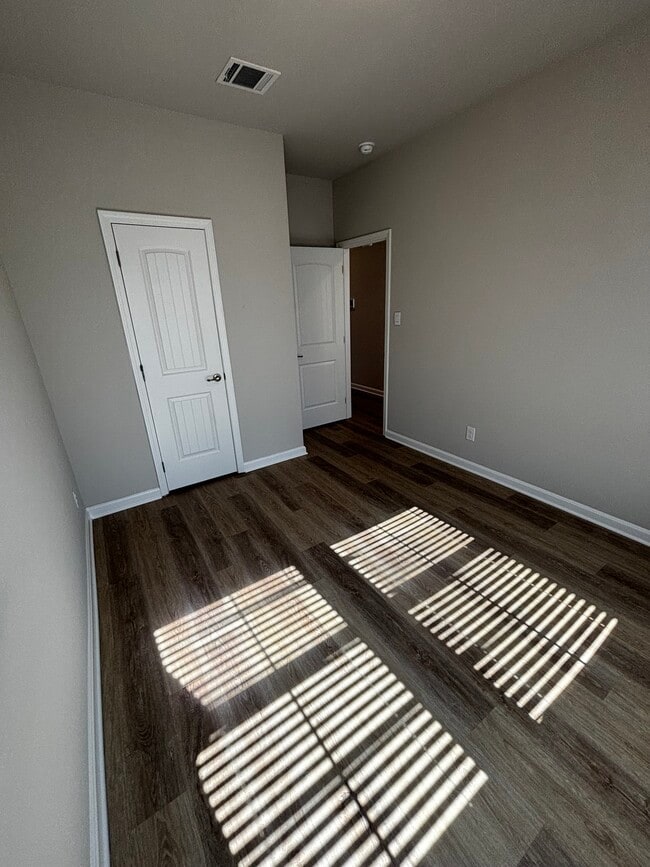 Photo - 5968 Pier Park Ave