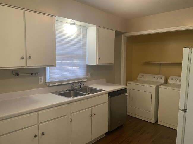 Photo - 7602 Hunt Club Rd