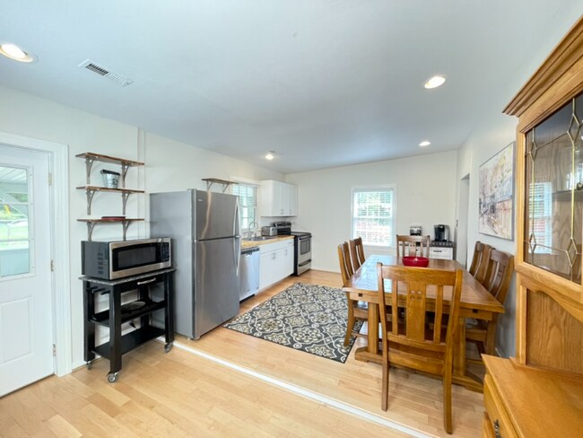 2338 New Market Rd