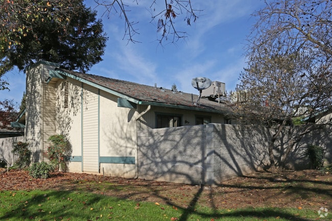 Photo - Chateau San Jose Apartments