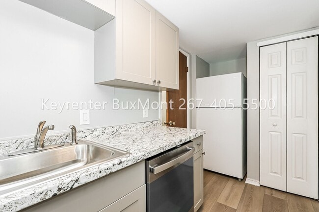 Photo - 1825 Bridgetown Pike Unit 310