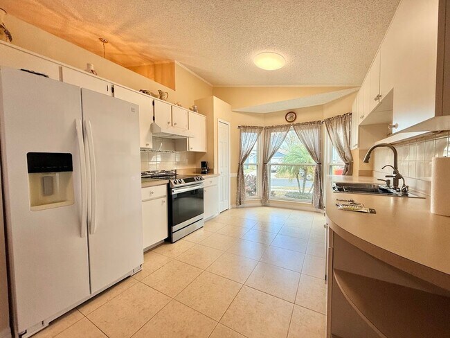 Photo - Beautiful Centrally Located 3/2