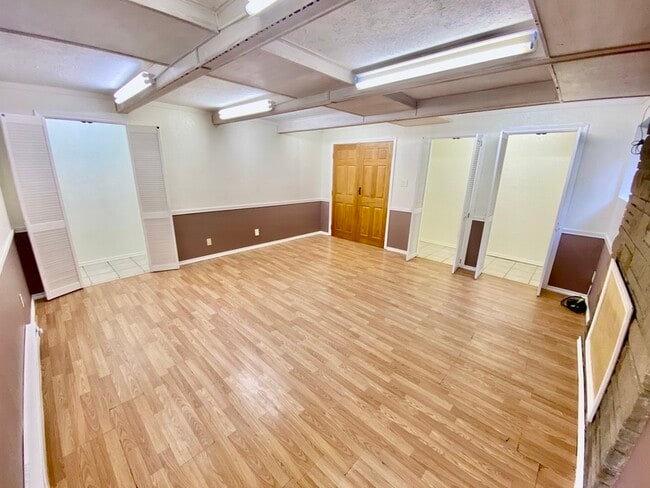 Photo - 313 NE 185th St