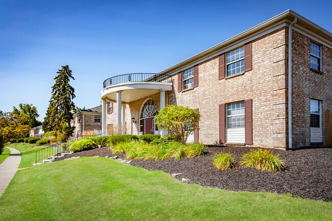 Photo - Williamsburg Square