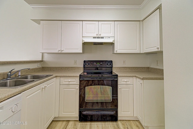 Photo - *** Promotion -- Start lease by January 1 and receive $500 off first months rent!!
Charming 3 Bed...