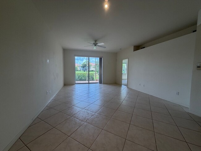 Photo - 330 Robin Hood Cir