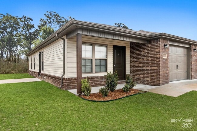 Photo - Haden Holly Station - Duplexes & Townhomes...