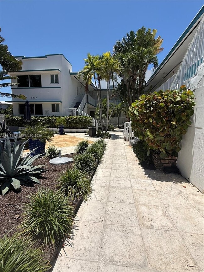 7710 Harding Ave Unidad 7