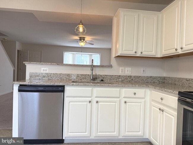 Photo - 111 Merrill Ct