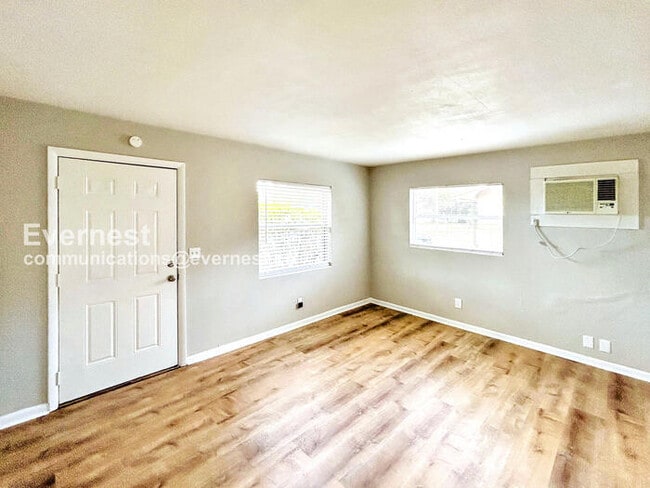 Photo - 10546 106th Ave N