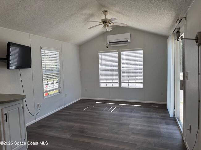 Photo - 657 Snowbird Ave