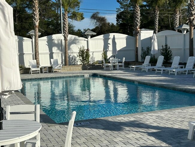 Photo - 141 Valdare Ln