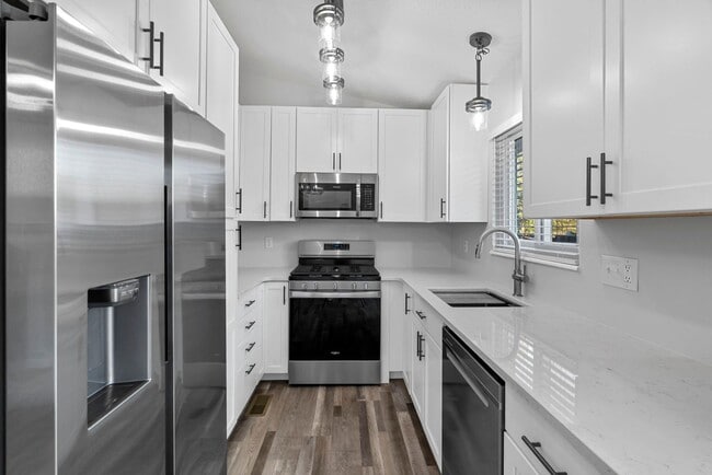 Photo - Luxury Remodeled 3Bed/2Bath w/ Finished Ba...